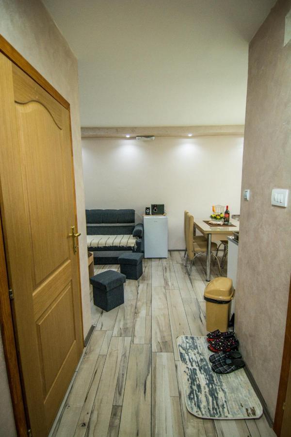 Appartement Apartman Trijumf à Bajina Basta Extérieur photo